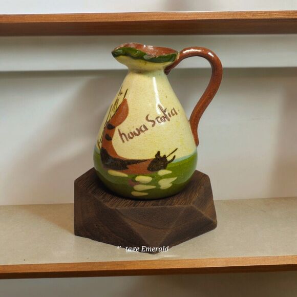 Torquay Devon Motto Creamer Mini Pitcher & Wooden Stand Set Red Pottery England - Picture 16 of 16